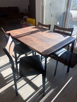 Dining table set