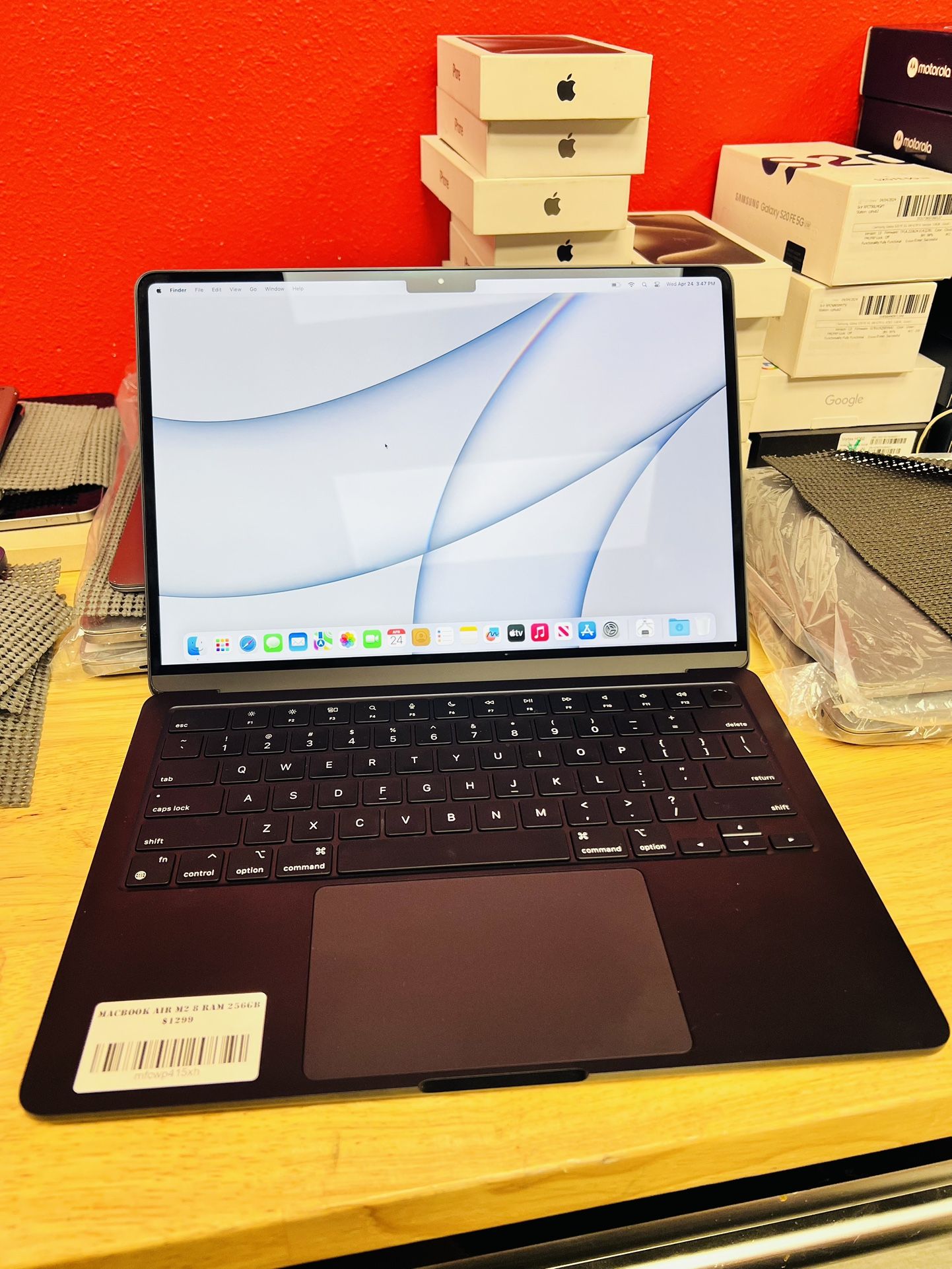 MacBook Air M2 8gb Ram 256gb - Financing Available!