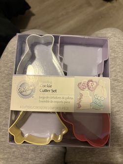 wilton cookie cutter set