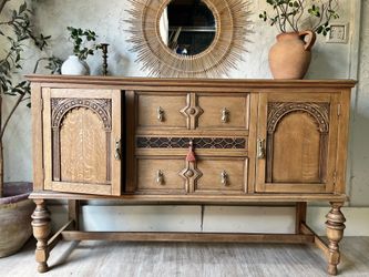 Gorgeous Vintage Buffet/sideboard/bar