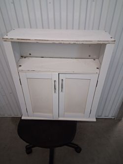 Bathroom cabinet