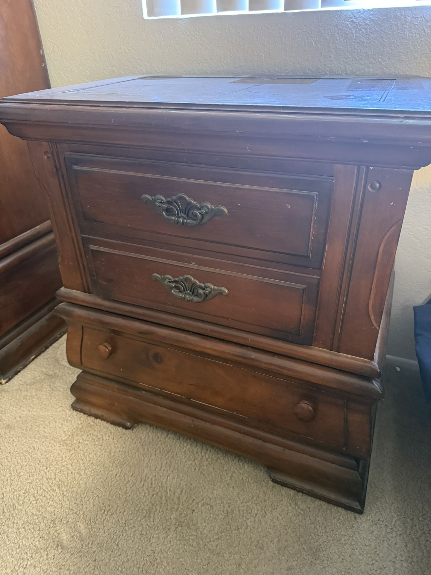 2 Three Drawer Dressers $40 Or $60 For Both (One Is Missing A Knob On Bottom Drawer)