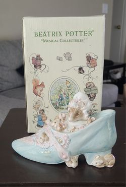 Schmid Beatrix Potter Music Box Figurine Little Old Woman Love Will Keep Us Together Musical