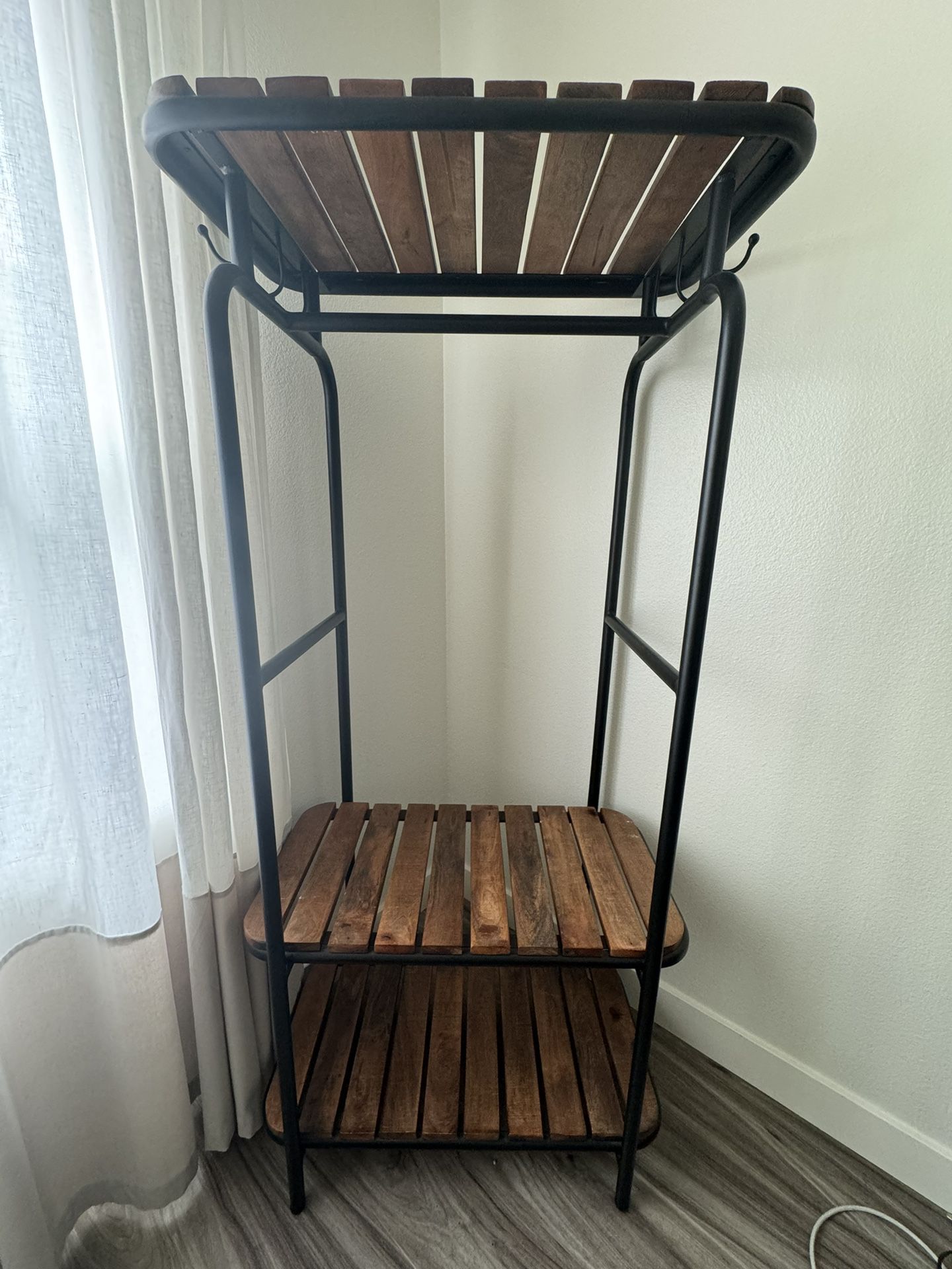 Clothes rack With Shelves