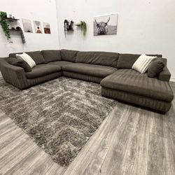 Large Brown Sectional Couch - Free Delivery 🚚 