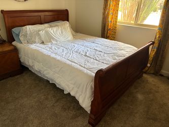 Queen Wood Sleigh Bed