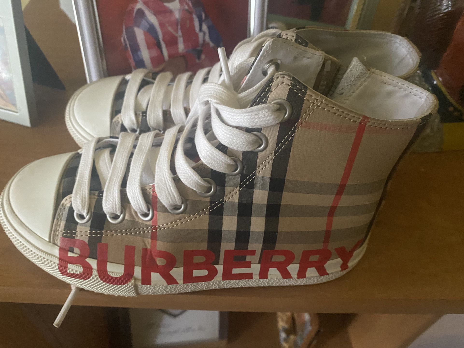 Burberry Sneakers 