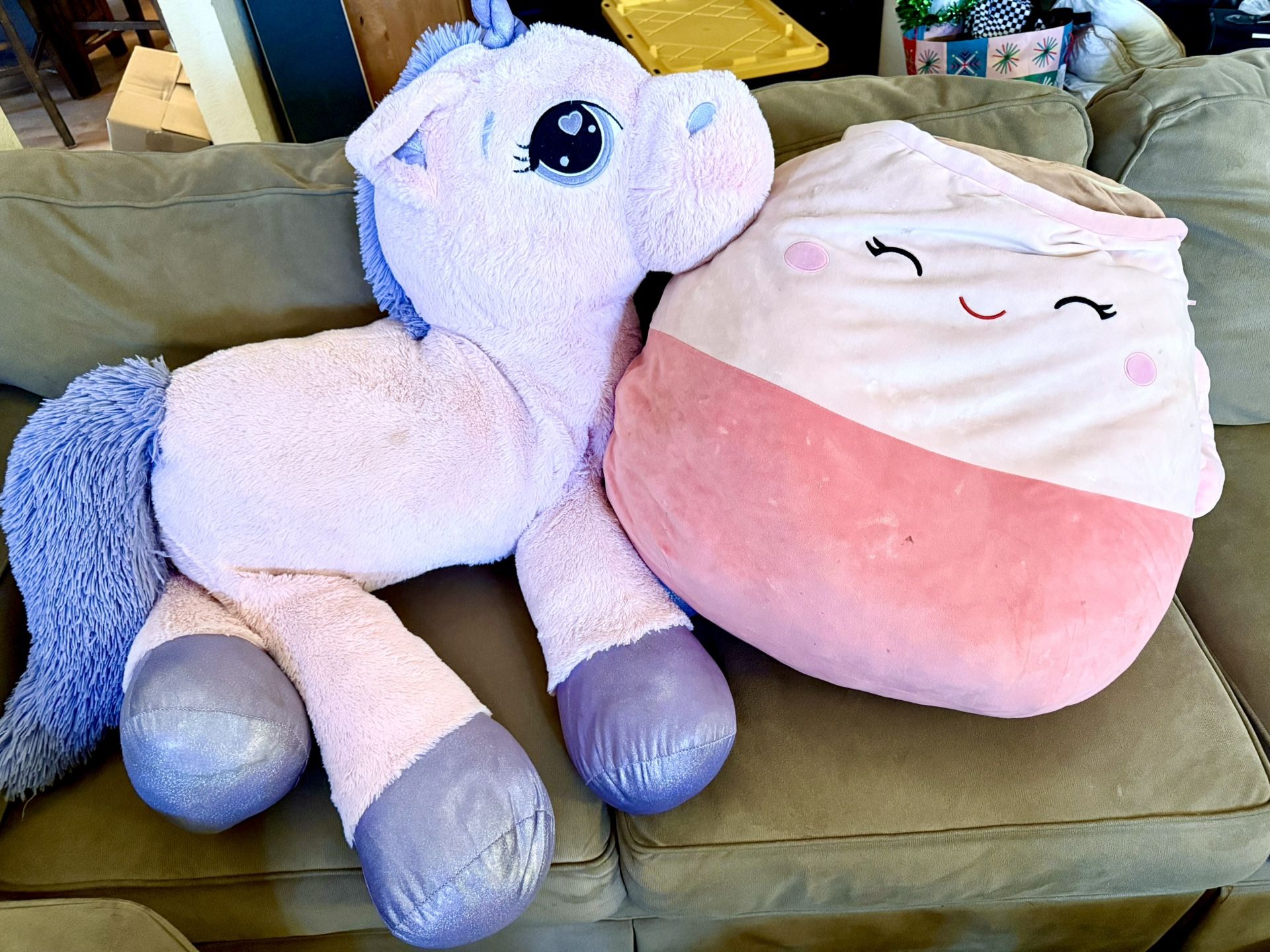 Giant Pony & Tea/ Coffee Cup & Stuffed Animals