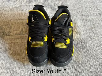 Air Jordan 4 Retro Thunder 2023
