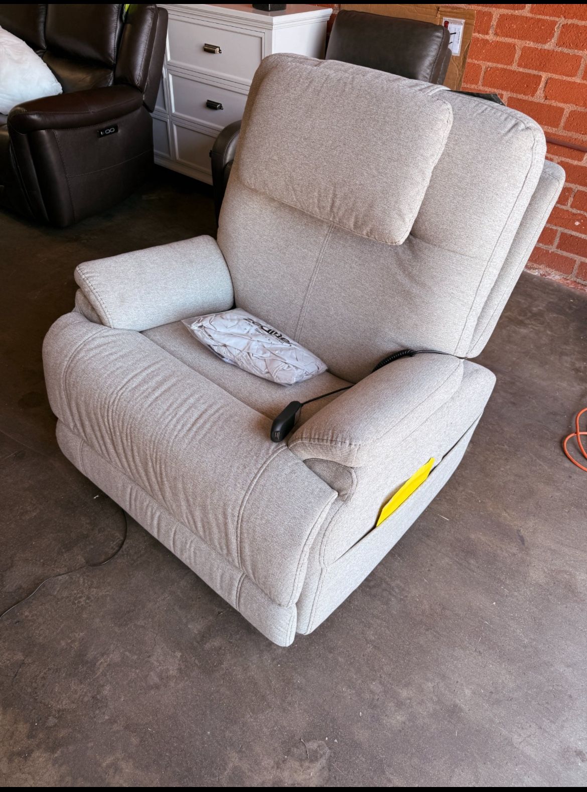 Flexsteel Zecliner Power Lift Sleep Recliner with Power Headrest and Lumbar