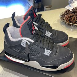 Air Jordan Retro 4 “Bred”