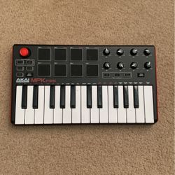 ($70/OBO) AKAI MPK Mini 
