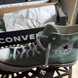 Converse High Top  Size 11.5 Men 13.5 Women