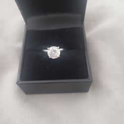 14k White Gold Zirconia Ring Size 6