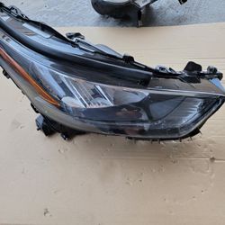 2020 2021 Toyota Highlander Headlight Rigjt Side