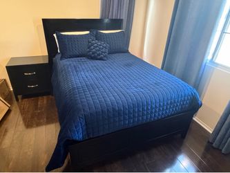 Bed full size like new with 1 nightstand