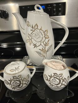 Vintage Tea Pot Set