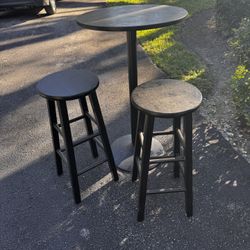 Bar/Pub Table And Stools