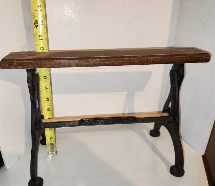 VINTAGE PAPER TOWEL HOLDER WROUGHT IRON/METAL WOOD