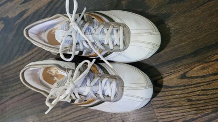 Nike Womens  Gym Running Shoes Size White Gold Grey Stripped 6 
