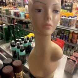 Mannequin Head