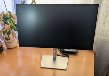 Dell 27" 2025 Monitor w adjustable uplift desk arm