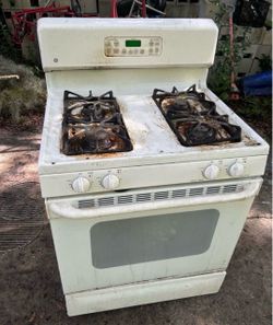 GE White Gas Range Stove