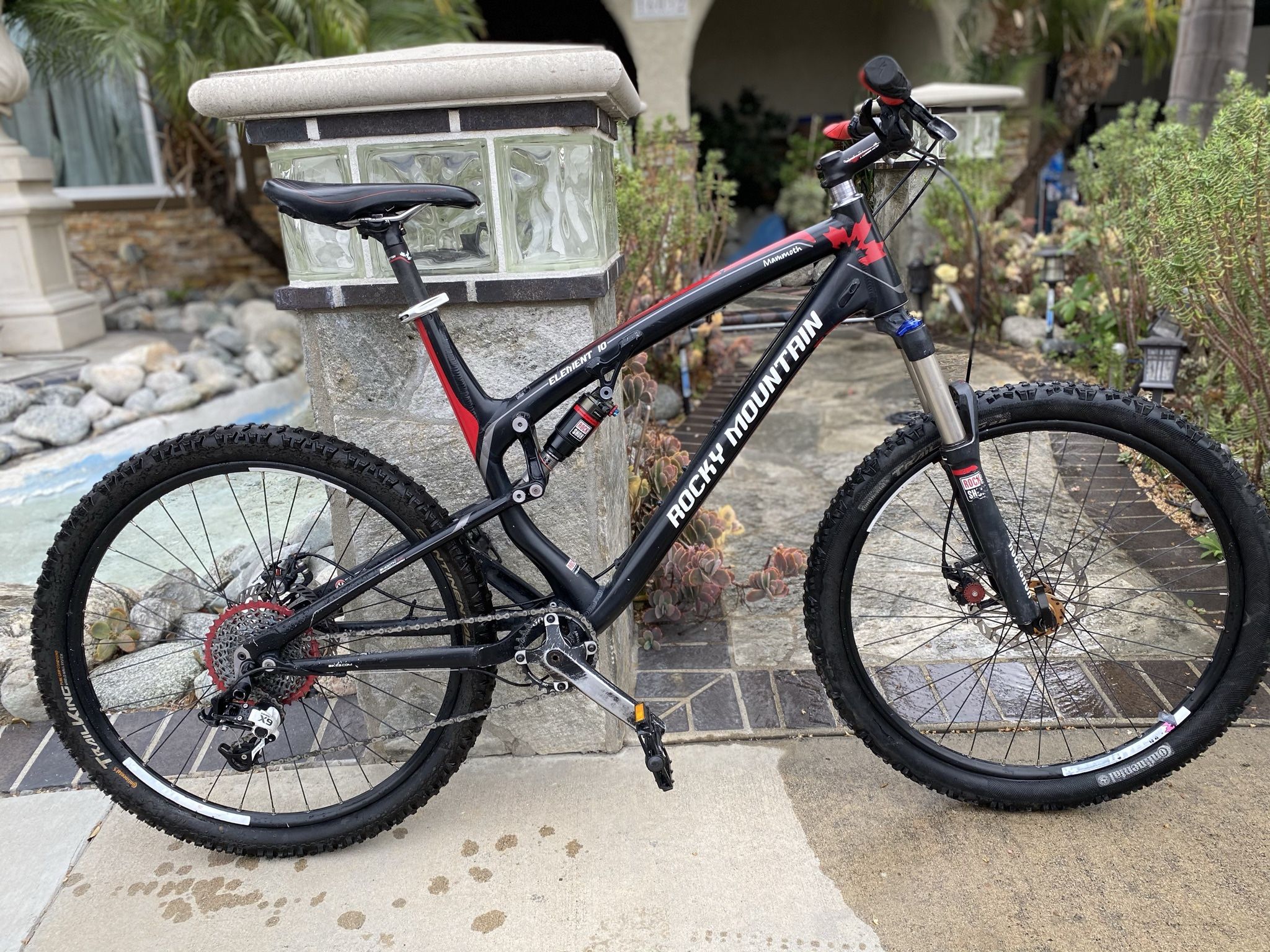 2013 ROCKY MOUNTAIN BIKE FULL SUSPENSION ROCK SHOX FRONT ROCK SHOX