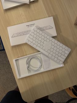 Apple Magic Keyboard with Touch ID (USB-C) - White