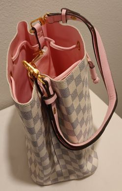 Louis Vuitton Epi Leather Clunky Bucket Bag for Sale in Los Angeles, CA -  OfferUp