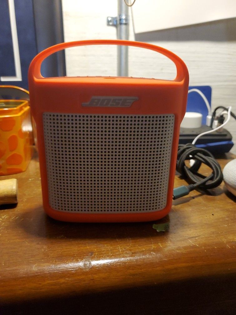 Bose SOUNDLINK COLOR 2 QOTH CASE. PERFECT CONDITION