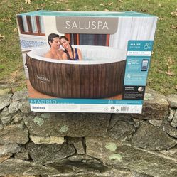 BRAND NEW Bestway SaluSpa Inflatable Hot Tub (2-4 Person)