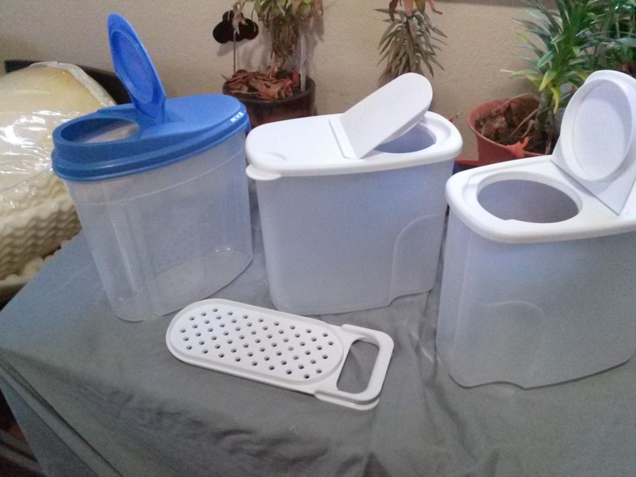 3 Brand new air right storage containers and grater