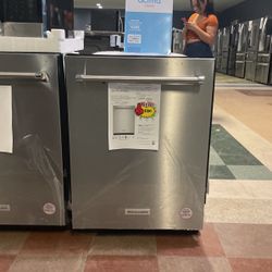 KitchenAid Stainless Steel Dishwasher💢💢