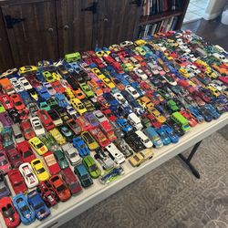 Hot Wheels Matchbox & Assorted Years Lot 25lb Loose Cars Trucks