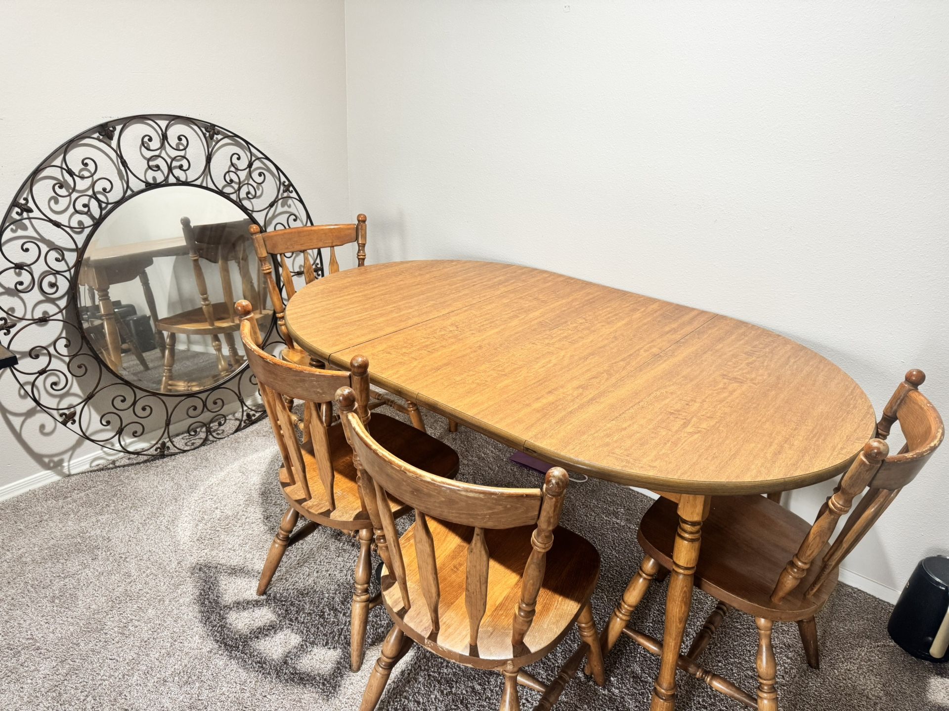 Solid Wood 4-Piece Dining Table Set – Great Condition!