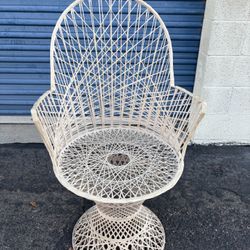 Vintage Russell Woodard Spun Fiberglass Patio Chair