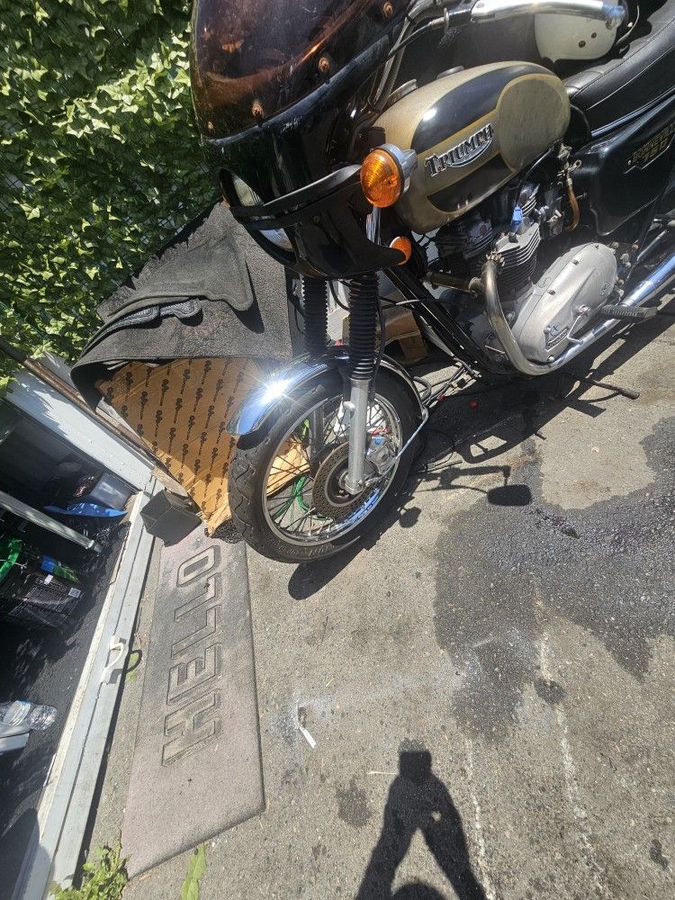Motorcycle Bonneville Triumph (contact info removed)