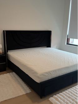 Bed king size and mattress