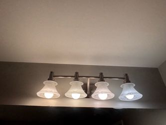 Vanity lights - 4 bulbs