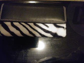Ladies nice wallet.