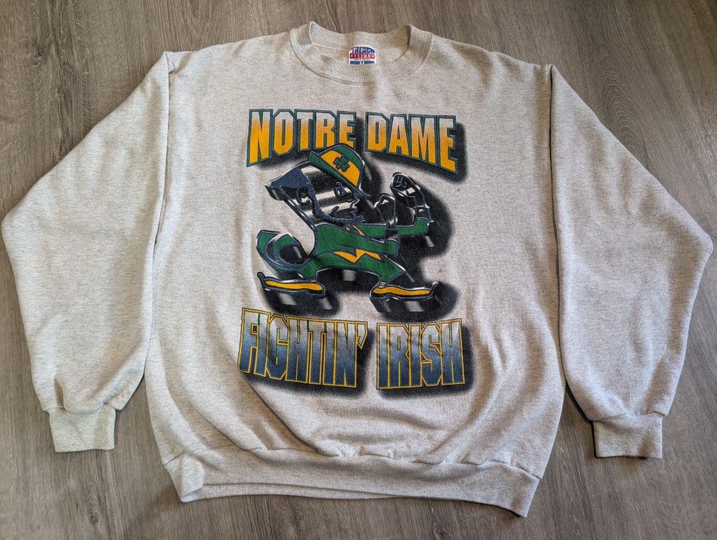 Vintage 1990s Notre Dame Fighting Irish Crewnwck Sweatshirts