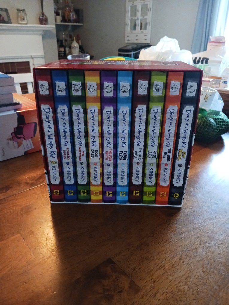 Diary of a Whimpy Kid 10 Book Box Set