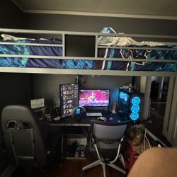 Bunk bed/loft bed with desk under (look at description)