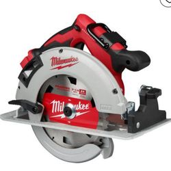 Brand New 💯. Box Never Been Opened. M18 FUEL 18-Volt Lithium-Ion Brushless Cordless 7-1/4 in. Circular Saw Kit with One 6.0Ah Battery, Charger, Case
