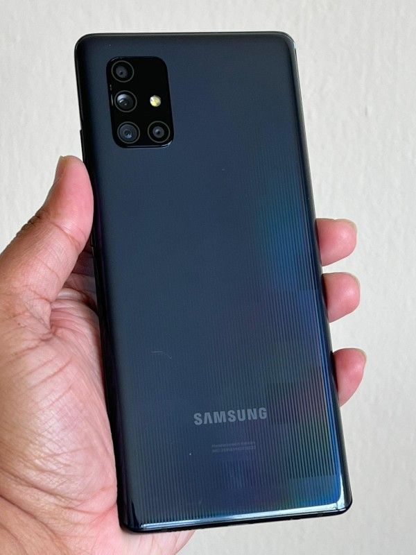 Samsung Galaxy A71 , Factory Unlocked,  Excellent Condition Like New 