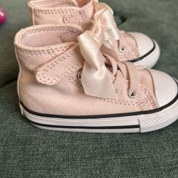 Girls Toddler Converse Size 5