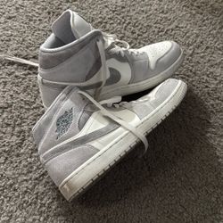 Air Jordan 1s Mid SE neutral Gray 