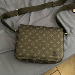 Louis Vuitton  Messenger Bag
