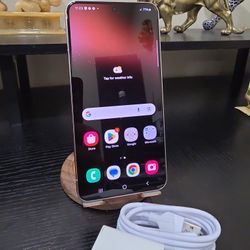 Unlocked Samsung Galaxy S22 